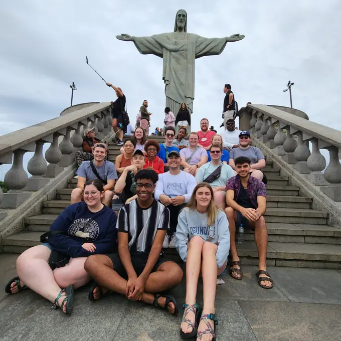Grupo de visitantes no Cristo Redentor