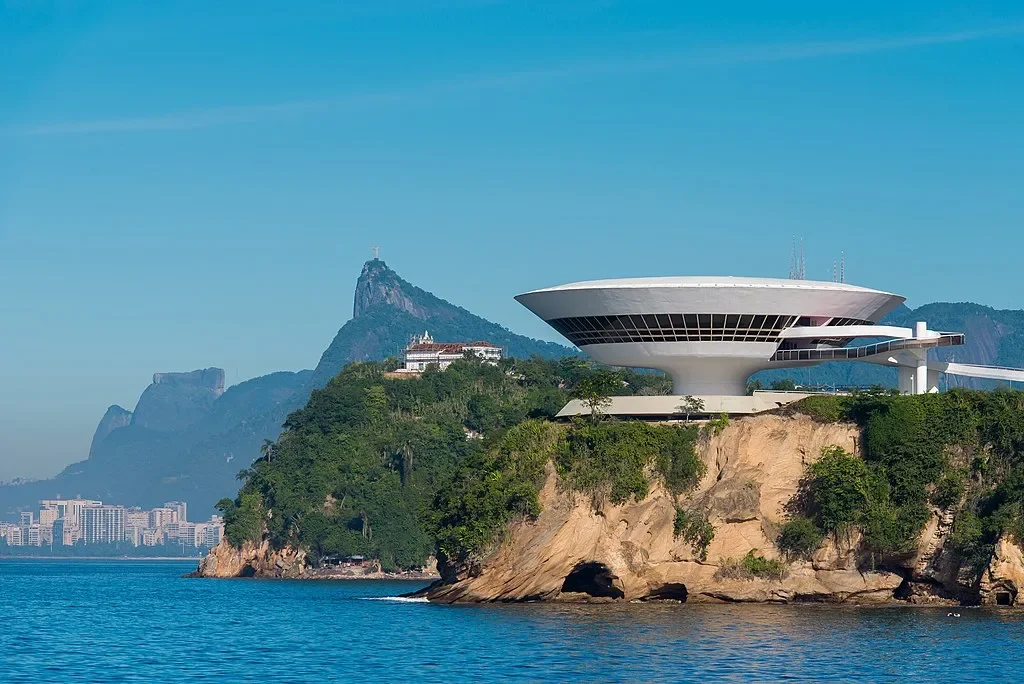 Museu-de-Arte-Contemporanea-de-Niteroi-Panorama